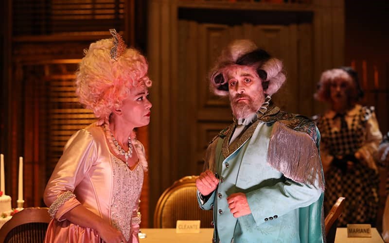 “Tartuffe” Harbiye’de Büyüledi: İBB Şehir Tiyatroları’ndan Unutulmaz Bir Gece