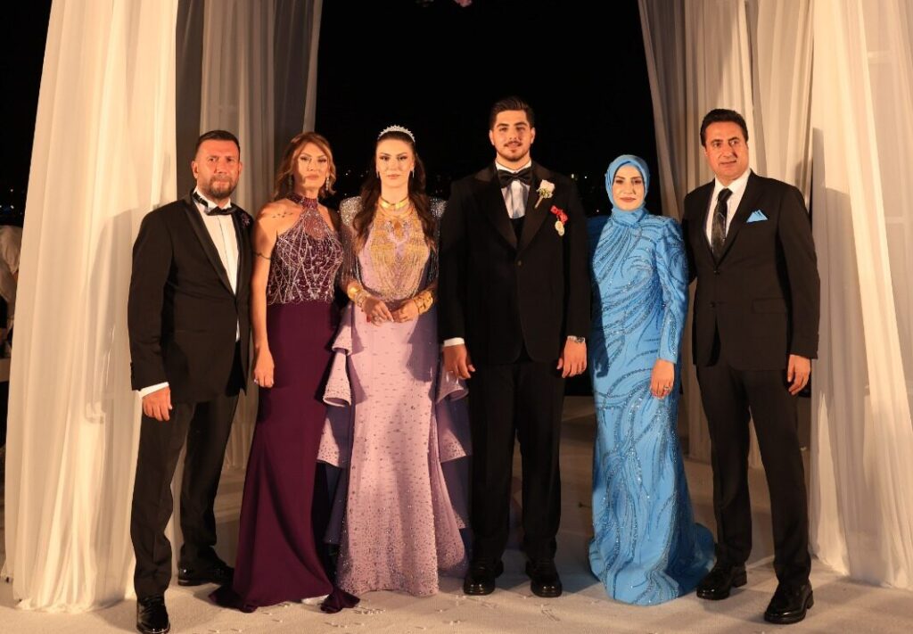 Görkemli Nişan Töreni