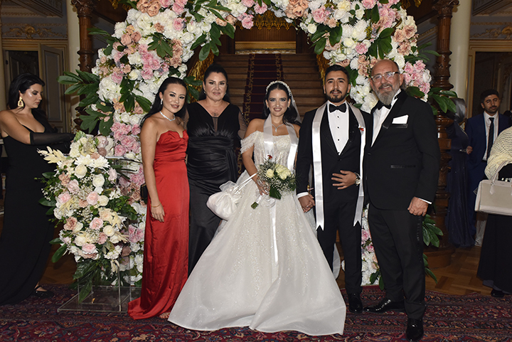 Levent Çekiç Kızını Görkemli Bir Törenle Evlendirdi!