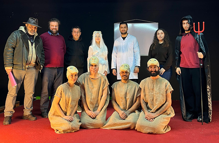 “Kafes” tiyatroseverlerle buluşmak için gün sayıyor